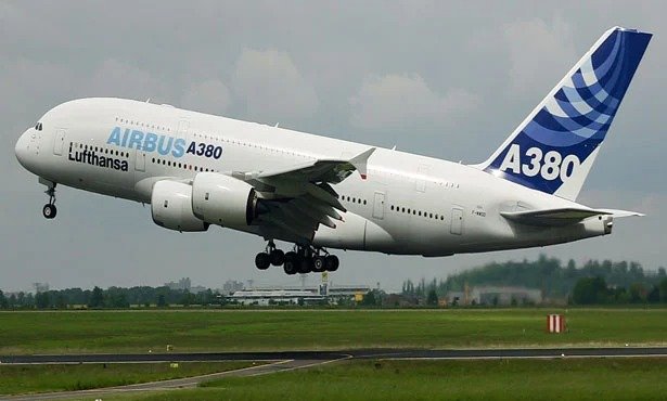 الصين-تطور-طائرة-عملاقة-تتسع-لأكثر-من-800-راكب-لمنافسة-“إيرباص-a380”