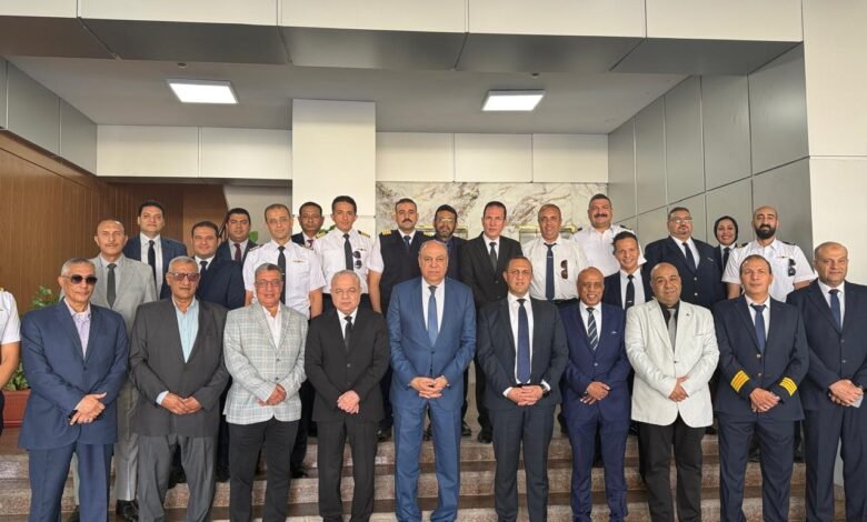 وزير-الطيران-يتابع-التشغيل-التجريبي-للأنظمة-الرادارية-الحديثة-ببرج-مراقبة-مطار-القاهرة