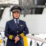 “هدى-المسلّمي”-تكتب-تاريخاً.-أول-إماراتية-تصبح-مدربة-معتمدة-للطيارين-في-الدولة