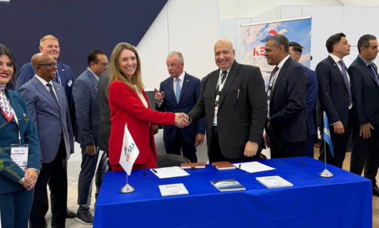 وقعت-عقد-طائرتين-بمعرض-العلمين.-«طيران-البحر-الأحمر»-تستهدف-الوصول-لـ-14-طائرة-بحلول-2028